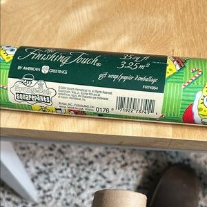 The Finishing Touch SpongeBob Gift Wrap - Green Holiday Print new 35 square ft